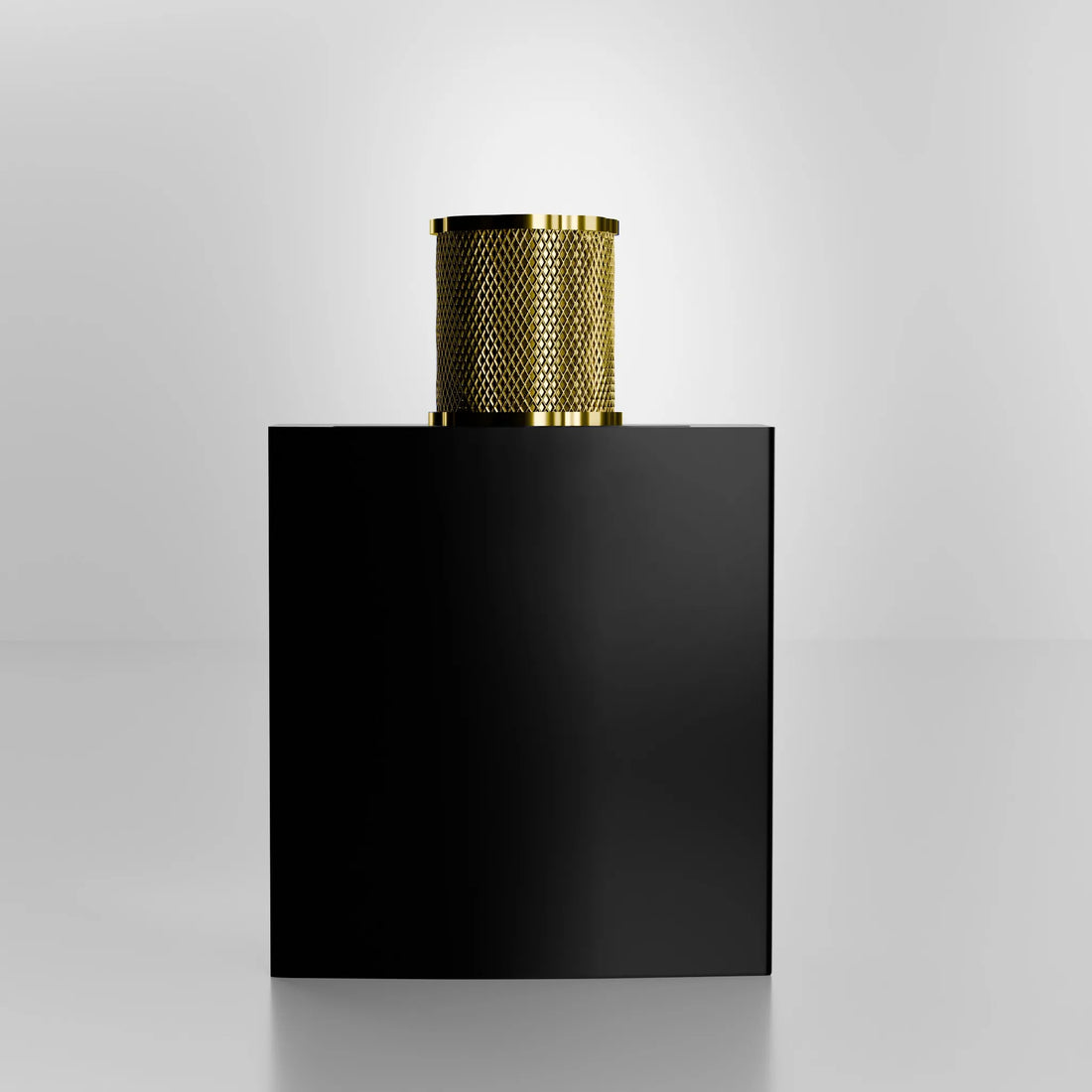 Lucky Gold perfume back view – label and product info in a high-end gold layout